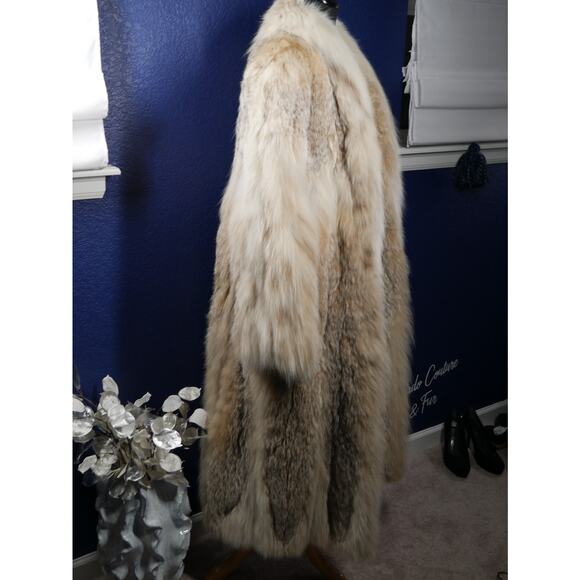 Gorgeous Canadian Lynx Full Length Fur Coat - Picture 4 of 5